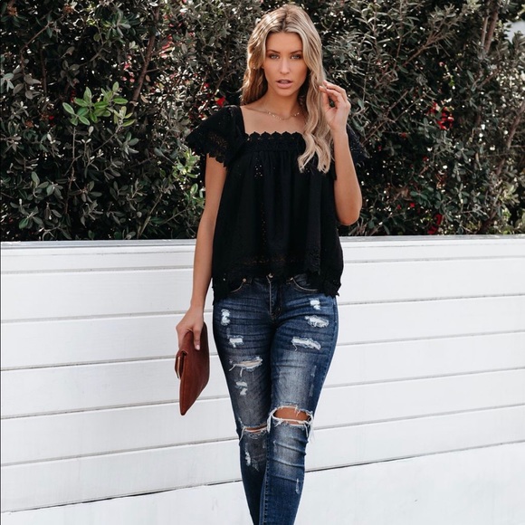 Eyelet top - Picture 1 of 5